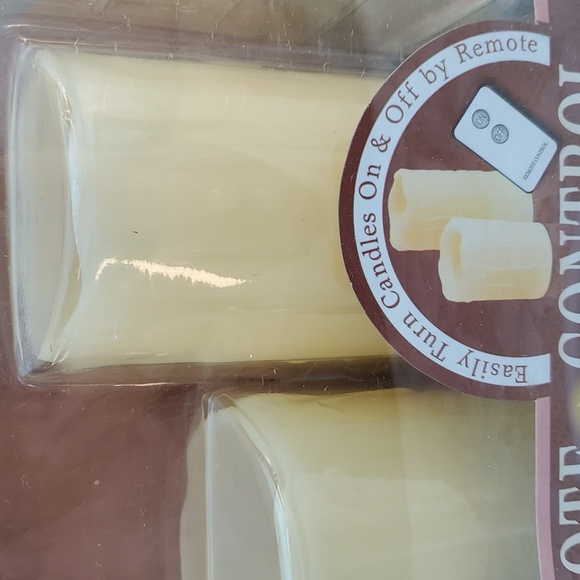 Remote control candles New Home Interiors 4" & 6" tall by 3" round Ivory - Picture 8 of 10
